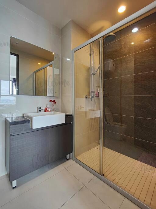 Bay Laurel, Country Garden Danga Bay Homestay By Welcome Home Johor Bahru Extérieur photo