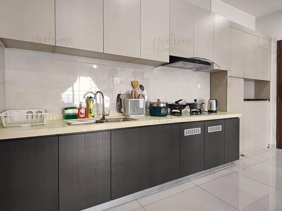 Bay Laurel, Country Garden Danga Bay Homestay By Welcome Home Johor Bahru Extérieur photo
